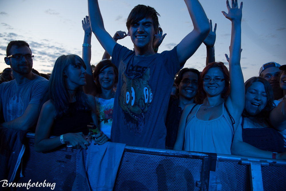 Cage the Elephant crowd Photo by Arlene Brown-2