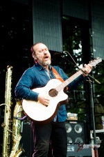 Colin Hay performs at Marymoor Park. (Photo: Dan Rogers)