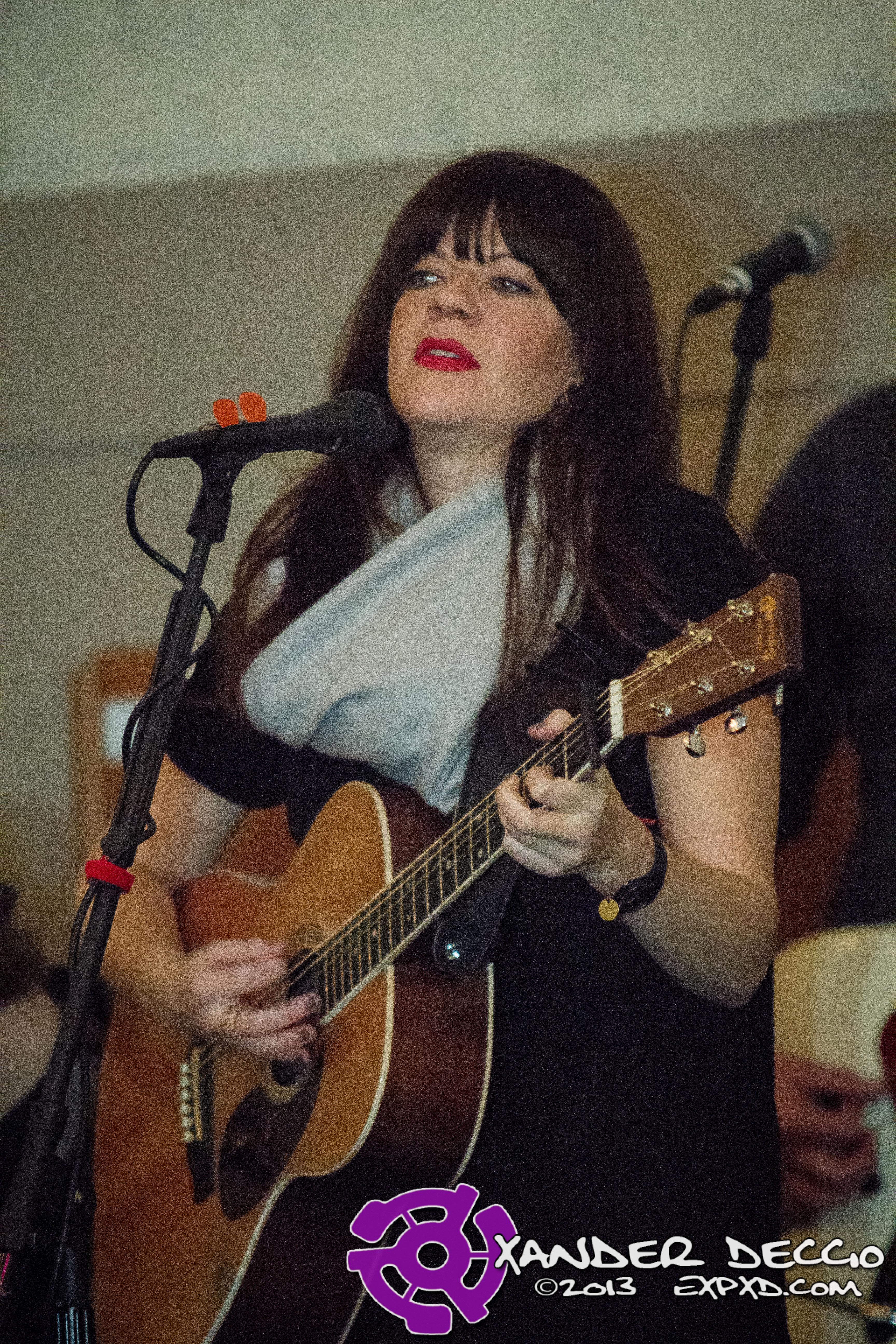 Shelby Earl @ The Seasons Performance Hall (Photo By Xander Deccio)