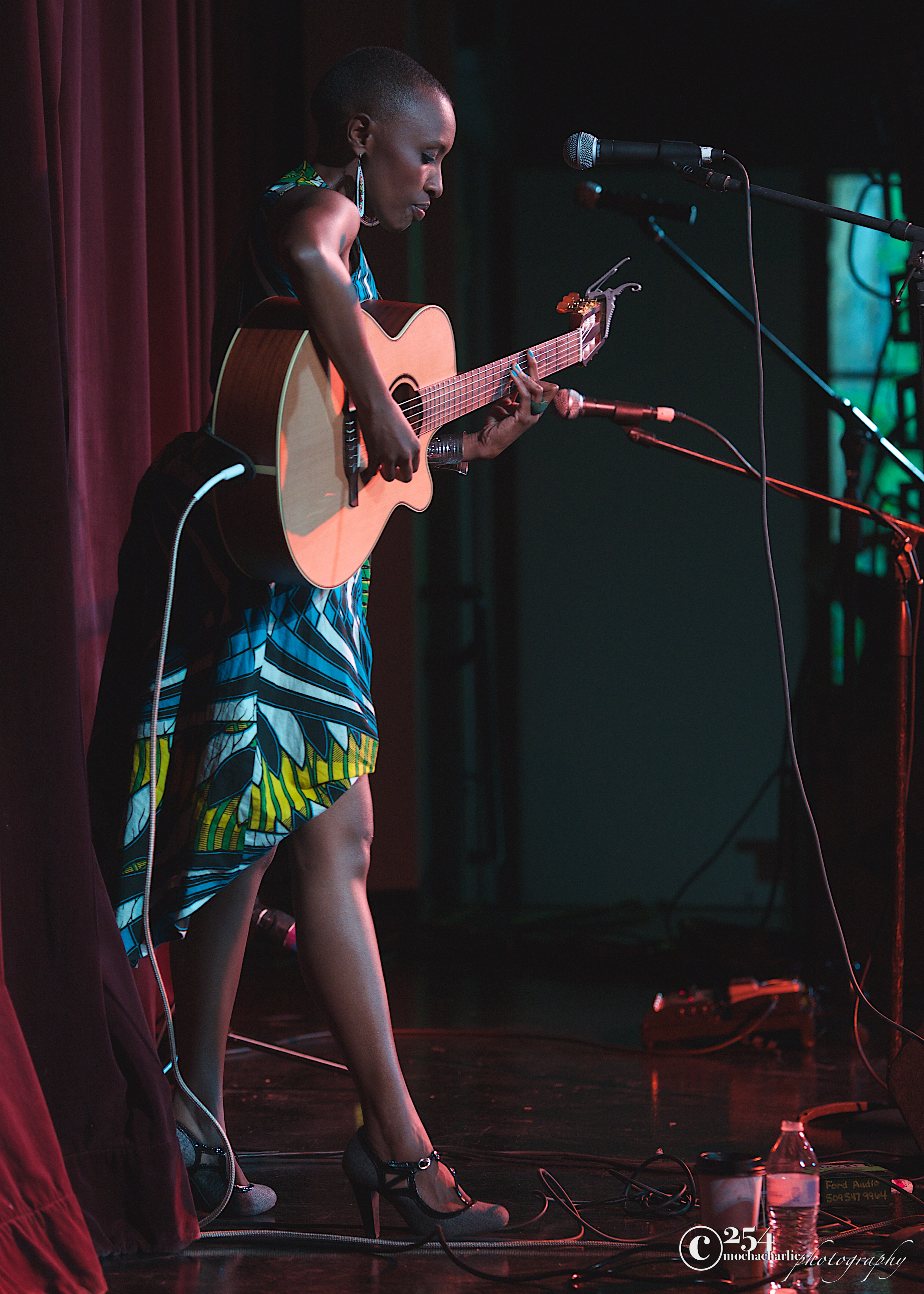 Naomi Wachira Live at Green River CC (Photo by Mocha Charlie)