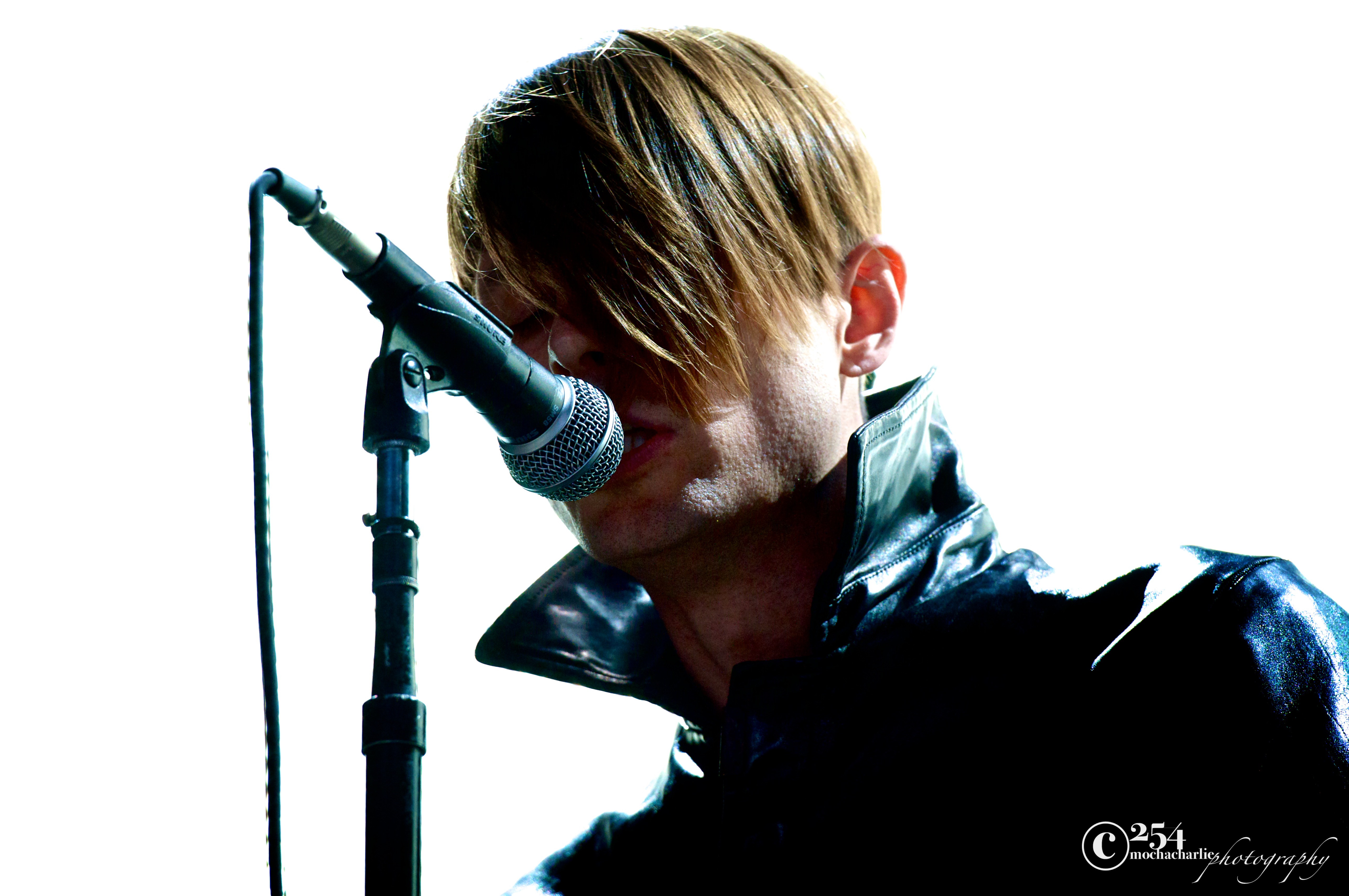Cold Cave at White River Ampitheatre (Photo by Mocha Charlie)