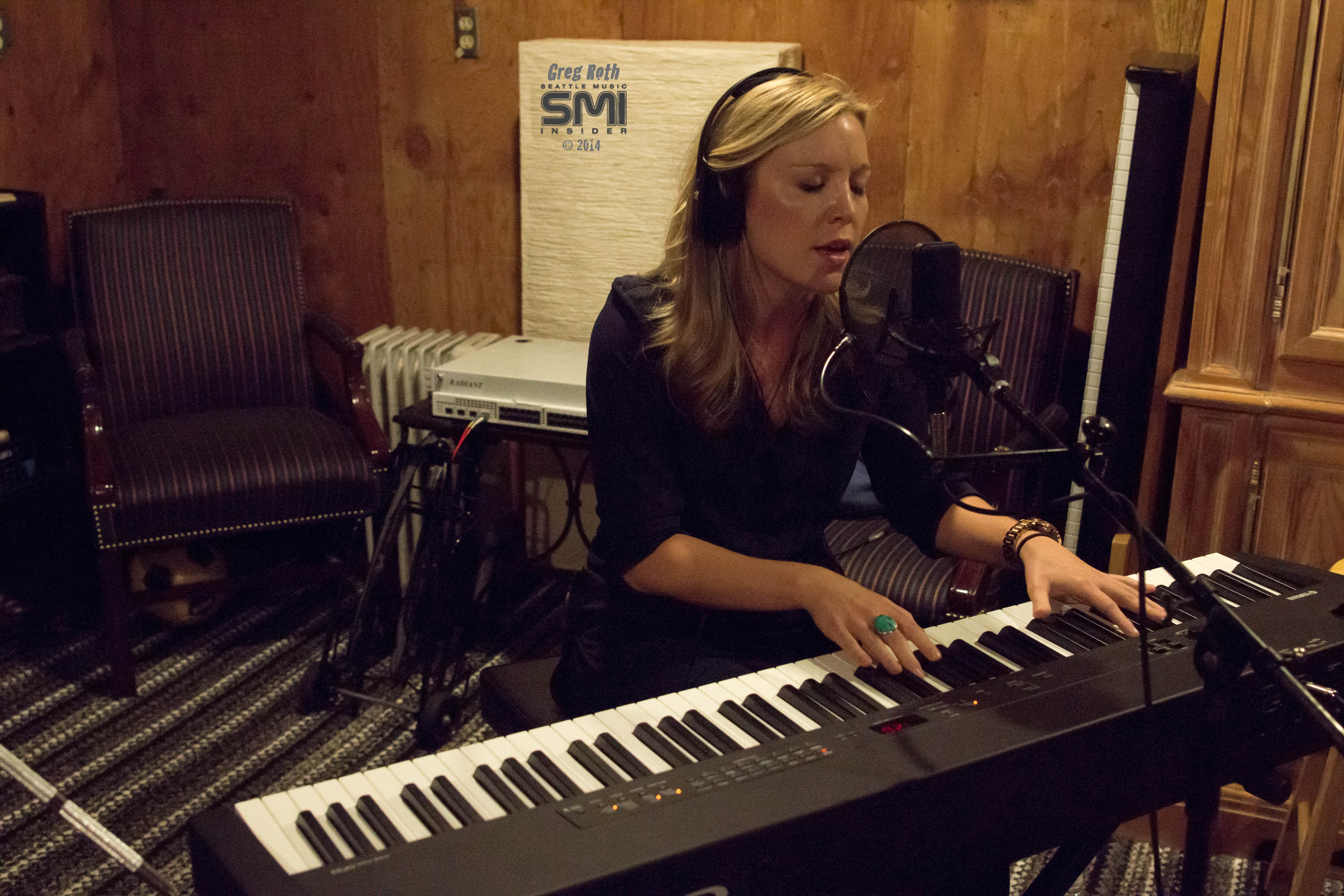 Susan Galbraith performs live @ Critical Sun Studios for SMI Radio (Photo by Greg Roth)