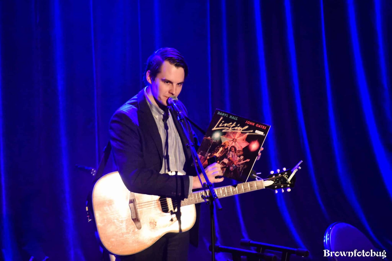 Eric Anderson at Neptune Theater (Photo by Arlene Brown)