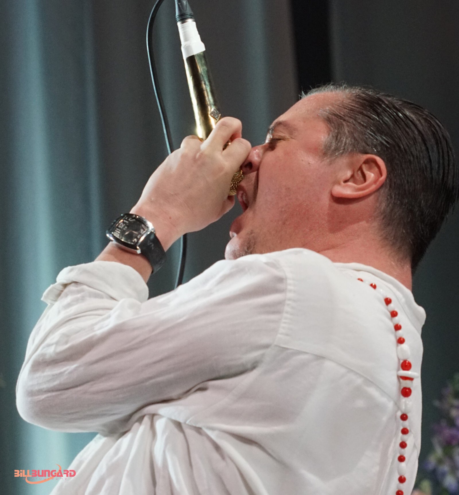 Mike Patton of Faith No More at The Paramount (Photo by Bill Bungard)