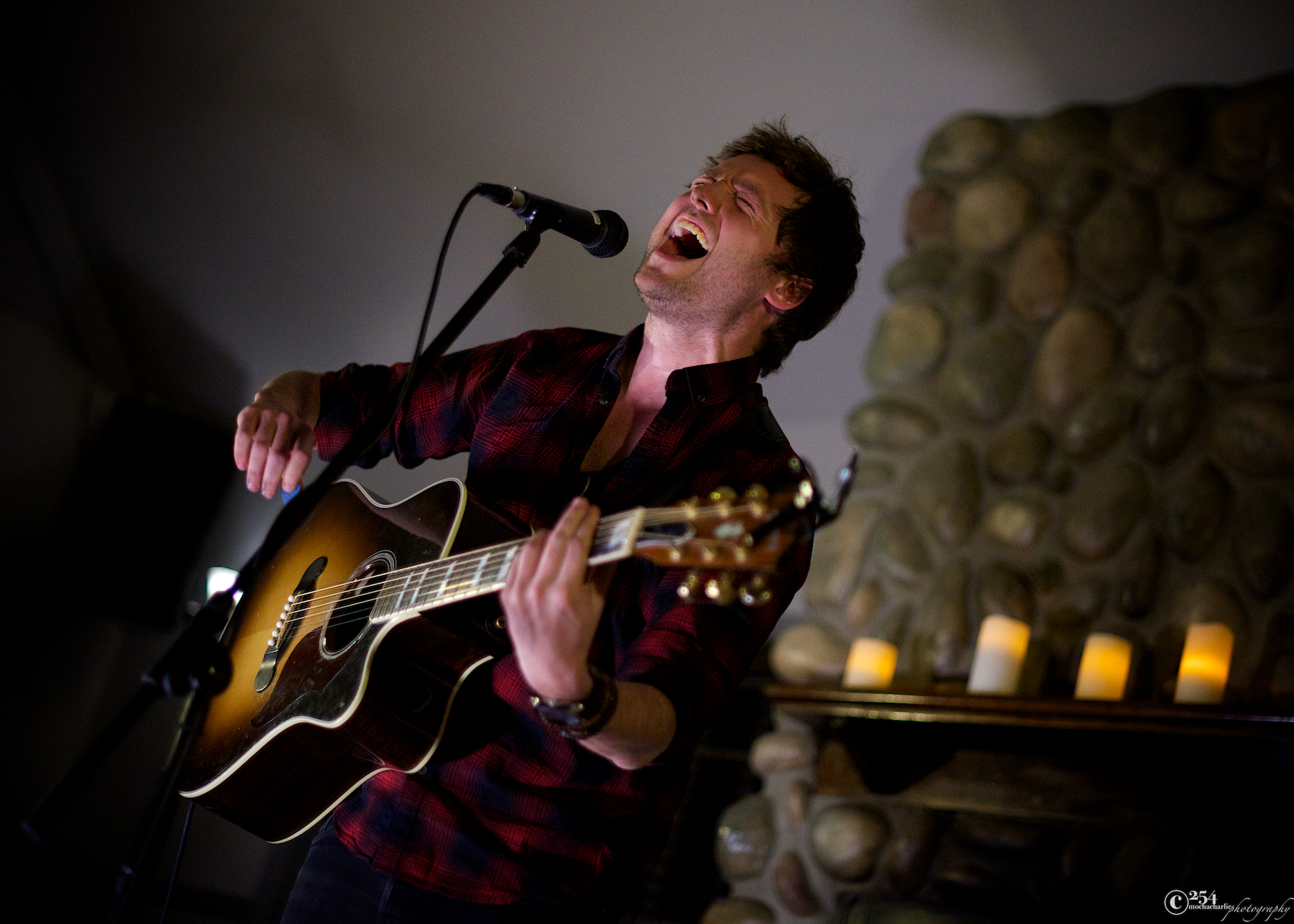 Nick Howard at Seattle Living Room Shows (Photo by Mocha Charlie)