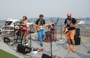 The Hoot Hoots perform on Lake Union (Photo- Christine Mitchell)